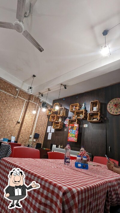 Check out how SHAWARMA HUT looks inside
