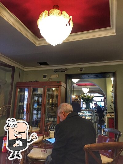 Gli interni di Caffè Farnese