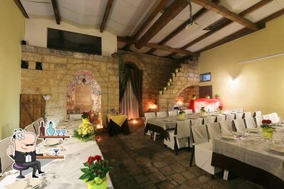 Siediti a un tavolo di Corte Francesco