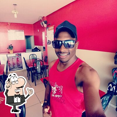 O interior do Churrascaria e lanchonete beira do rio