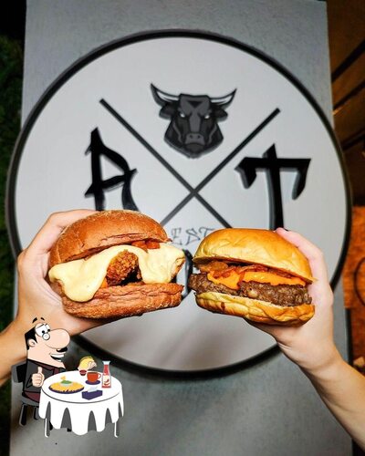 Os hambúrgueres do Black toro Grill - Uptown irão saciar uma variedade de gostos