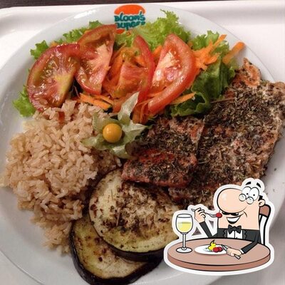 Comida em Bloom's Burger