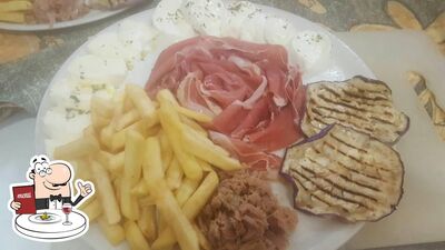 Cibo al Frankie Chicken e Pizza