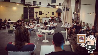 Siediti a un tavolo di ONE Burger