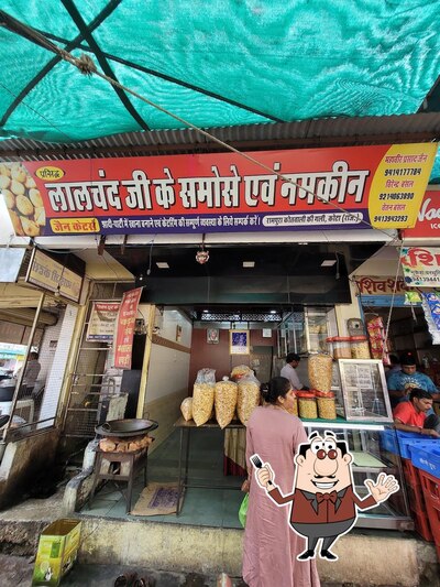 Food at Lalchand Ji Ke Samose