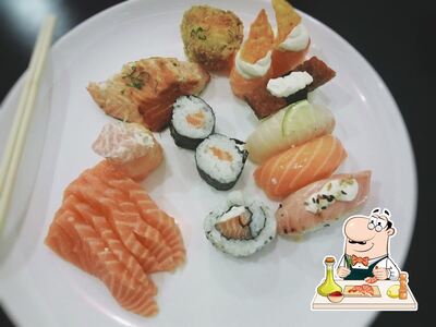Saikou Temakeria e Sushi Bar serve uma variedade de itens de frutos do mar