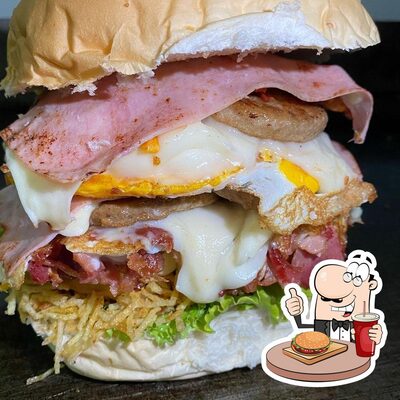 Peça um hambúrguer no Bis Burguer Lanches Alfenas MG