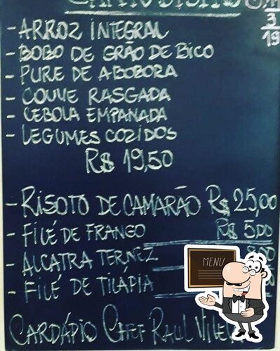 Dê uma olhada nos pratos do dia no quadro negro