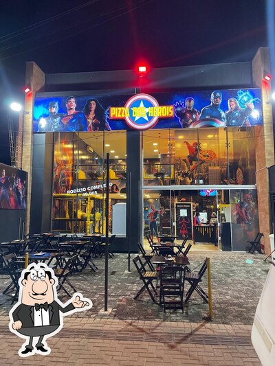 O interior do Pizza dos Heróis