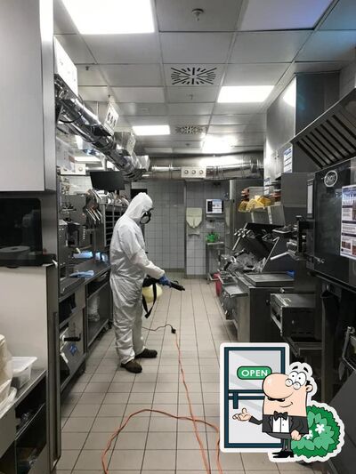 L'area esterna è una caratteristica importante di McDonald's - Roma EUR Rome