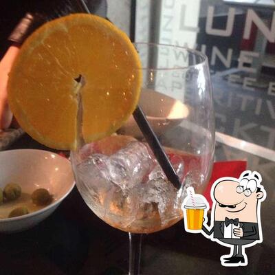Puoi ordinare un drink dal menu