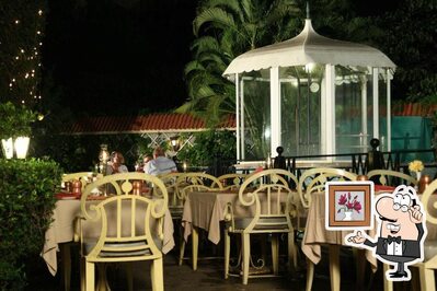 Check out how The Edition - Library Bar looks inside