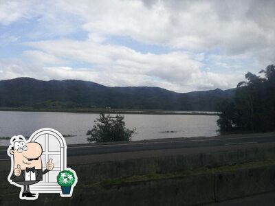 Desfrute da vista da área externa do D' Gustare Grill