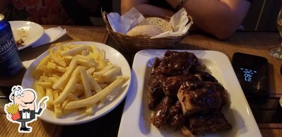 At Bar e Restaurante Dom Cabral you can try French fries