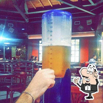 Dai un'occhiata agli interni di Crazy Bull Café