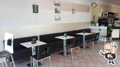 Siediti a un tavolo di LiBar