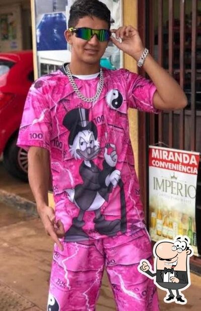 Veja imagens do exterior do Salgados Correa