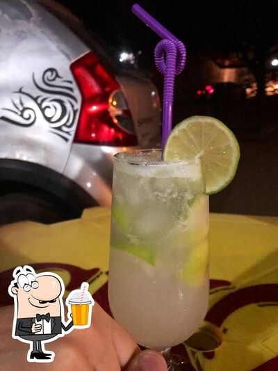 Desfrute de um drinque no Caldos do carioca
