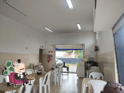 Veja imagens do interior do Estação Lanches