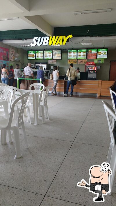 Veja imagens do interior do Subway