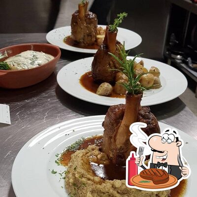 Pasti a base di carne vengono proposti al ristorante Grotto Arla da Covin