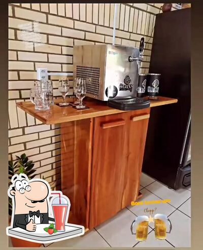 Experimente diferentes bebidas servidos no Restaurante Serrano