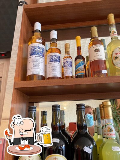 Snack-Bar "COSMOPOLITAN da Pippo" propone un'ampia selezione di birre