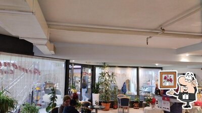 Gli interni di Bar Armony