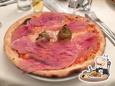 Prenditi una pizza alla pizzeria Saragat