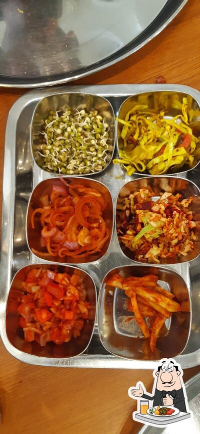 Food at Khodiyar kathiyvadi resturent