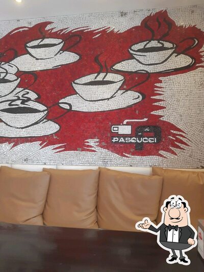 Dai un'occhiata agli interni di Caffe Pascucci Shop