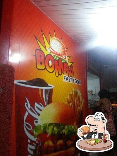 Consiga um hambúrguer no Bomba Fast Food