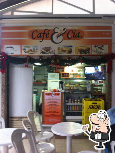 Veja imagens do interior do Cafe e Cia