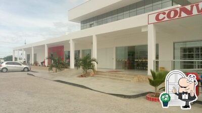 Veja a área externa do Churrascaria Luanda