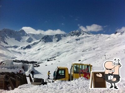 Gli esterni di Tschuggenhütte