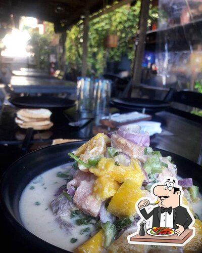 Comida em Aqui é Agora Pub