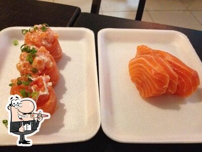 Rolos de sushi são disponibilizados no A3 Sushi