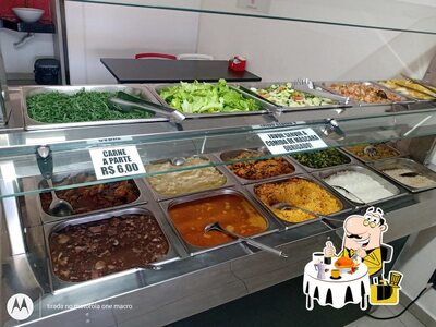 Comida em Restaurante Tia Zélia