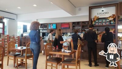 O interior do LUGANO - Cafeteria e Chocolataria