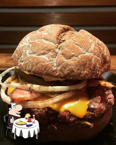 Experimente um hambúrguer no Harmonia Grill