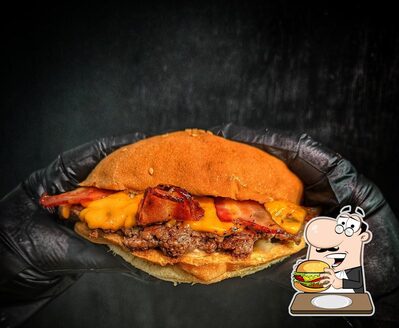 Deguste um dos hambúrgueres disponíveis no Kiffa's Burguer