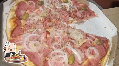 Experimente pizza no Mana sanduicheria e pizzaria