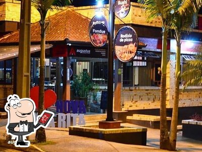 Você pode espairecer no exterior augustu's bar