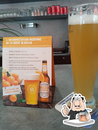 Goditi un drink dal menu