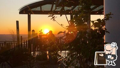 Veja imagens do exterior do Pienezza Café