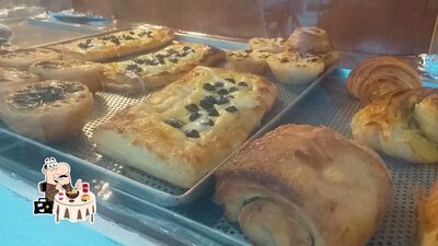Platos en Pastéis Quase de Belém