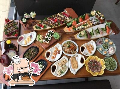 Platos en Inazuma Sushi