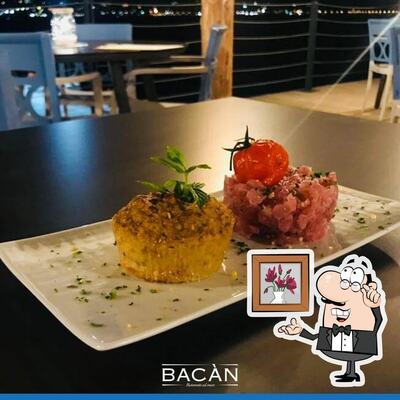 Dai un'occhiata agli interni di Bacan Ristorante Sul Mare