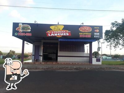 Veja imagens do exterior do D Primeira Lanches