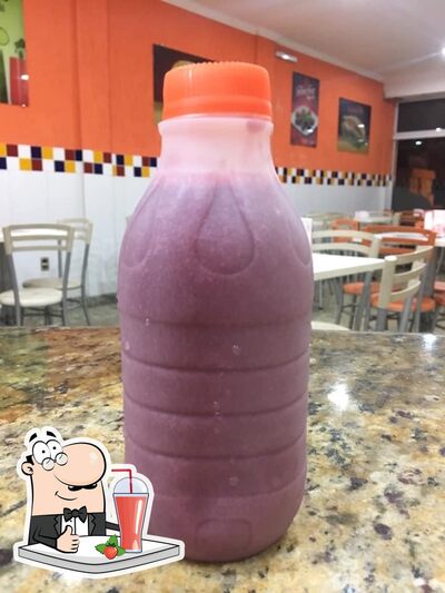 Experimente diferentes drinques disponíveis no Ravi's Itaguai